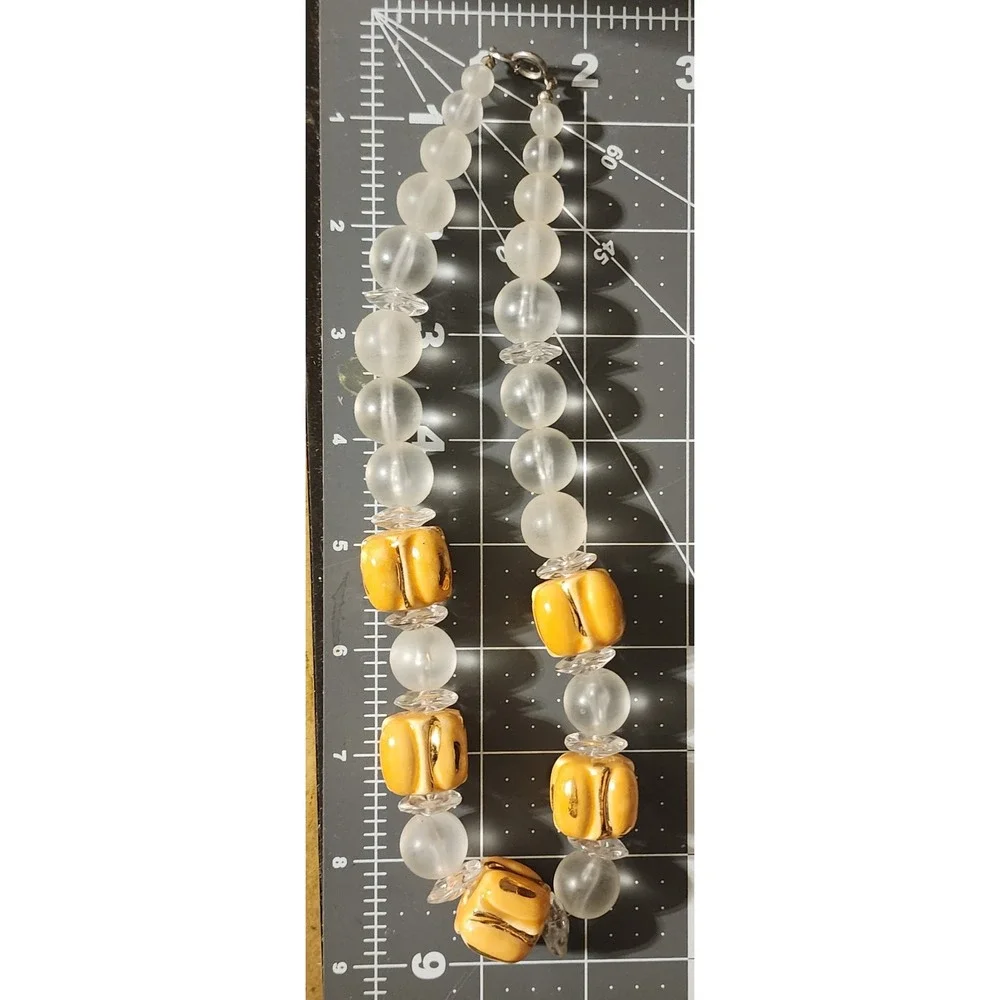 VTG Japan Chunky Yellow Ceramic Gold Gilt Frosted Lucite  Bead Necklace 17 Inch - Picture 7 of 7